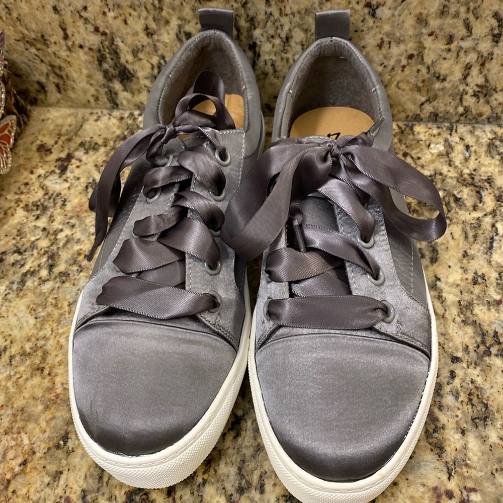 Dirty laundry shoes size 7.5 , brand new